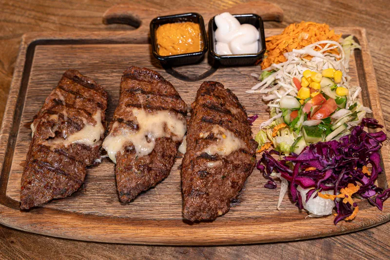Viande hachée fourrée au fromage